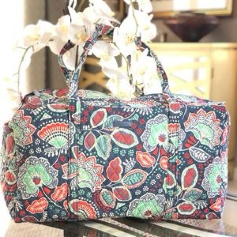 Vera Bradley Weekender Duffel Bag
Nomadic Floral